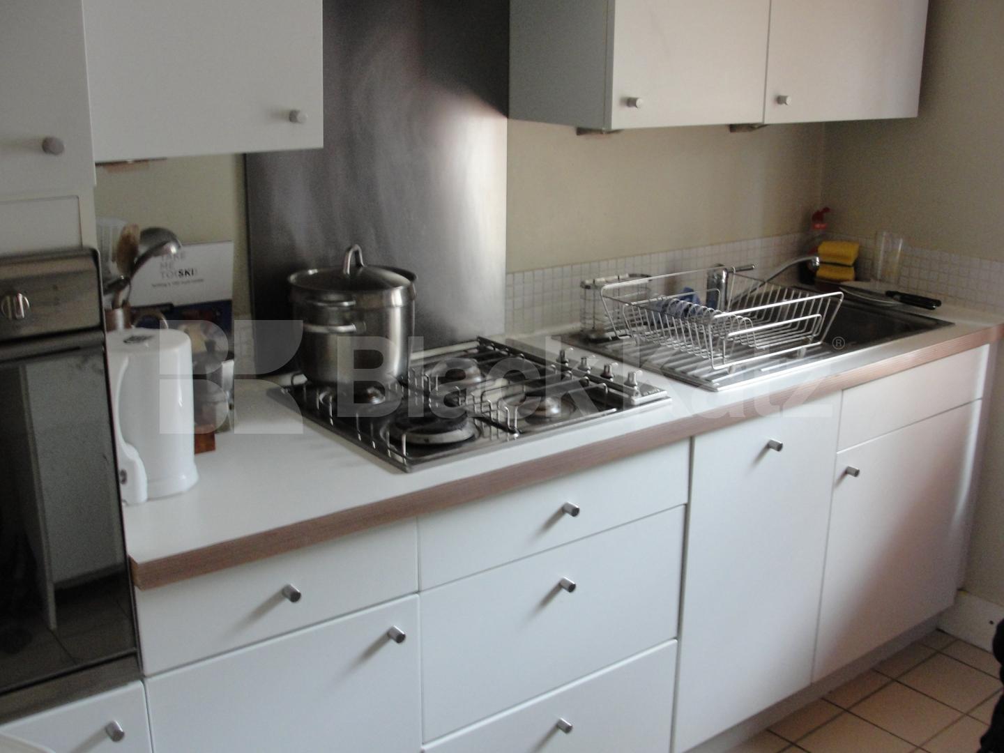 			LET, 2 Bedroom, 1 bath, 1 reception Apartment			 Medora Road, Brixton.